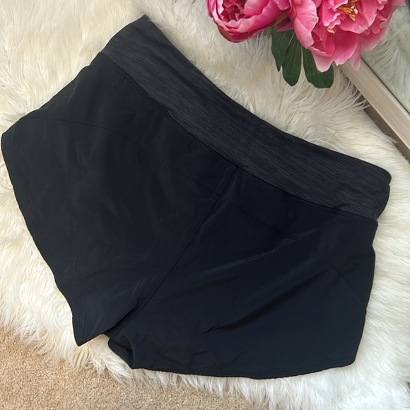 Outdoor voices Hudson black 2.5 inch shorts - Picture 6 of 9